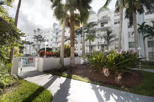 486 NW 165th St Rd, Miami, FL 33169 - Photo 11
