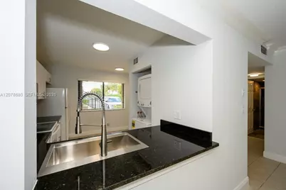 100 SE 7th St #1, Deerfield Beach, FL 33441 - Photo 5