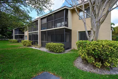 100 SE 7th St #1, Deerfield Beach, FL 33441 - Photo 13