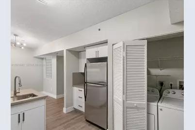155 NW 96th Ter #2-303, Pembroke Pines, FL 33024 - Photo 9