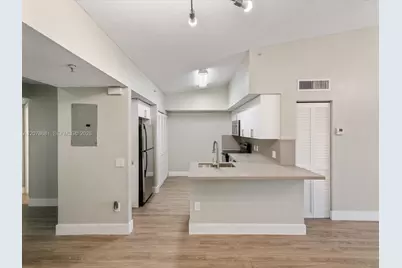 155 NW 96th Ter #2-303, Pembroke Pines, FL 33024 - Photo 5