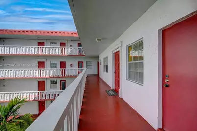 [Address not provided], Lauderdale Lakes, FL 33319 - Photo 3