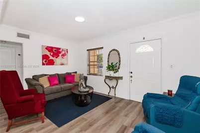 359 W 35th St, Hialeah, FL 33012 - Photo 5