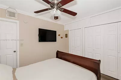 359 W 35th St, Hialeah, FL 33012 - Photo 17