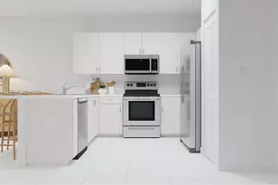 2564 SE 30 St, Homestead, FL 33035 - Photo 3