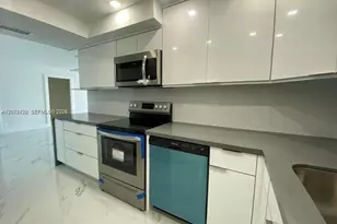 6039 Collins Ave, Miami Beach, FL 33140 - Photo 5