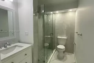 6039 Collins Ave, Miami Beach, FL 33140 - Photo 19