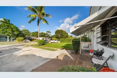 1038 NW 11th Ct, Fort Lauderdale, FL 33311 - Photo 5