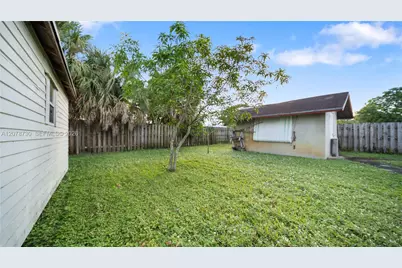 1038 NW 11th Ct, Fort Lauderdale, FL 33311 - Photo 17