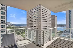 300 S Biscayne Blvd, Miami, FL 33131 - Photo 35
