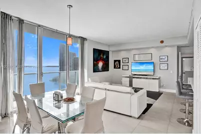 300 S Biscayne Blvd #T-1816, Miami, FL 33131 - Photo 3