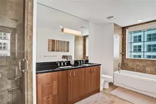 300 S Biscayne Blvd, Miami, FL 33131 - Photo 25