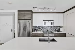 300 S Biscayne Blvd, Miami, FL 33131 - Photo 13