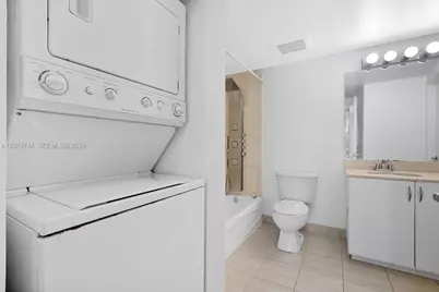 1750 N Bayshore Dr #4011, Miami, FL 33132 - Photo 13
