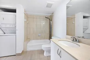 1750 N Bayshore Dr, Miami, FL 33132 - Photo 15