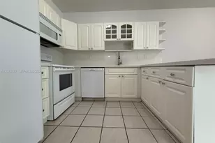 746 NW 105th Pl, Miami, FL 33172 - Photo 17