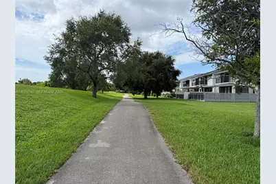 746 NW 105th Pl #A6, Miami, FL 33172 - Photo 29