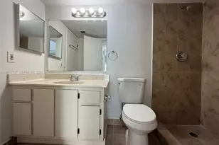 746 NW 105th Pl, Miami, FL 33172 - Photo 9
