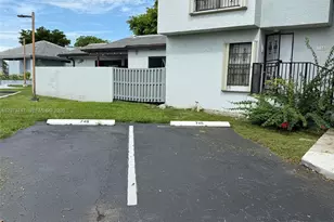 746 NW 105th Pl, Miami, FL 33172 - Photo 25