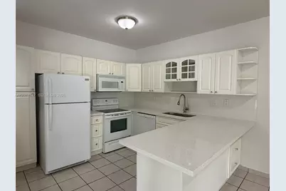 746 NW 105th Pl #A6, Miami, FL 33172 - Photo 3