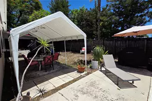 298 NE 46th St, Deerfield Beach, FL 33064 - Photo 21