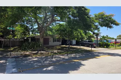 298 NE 46th St, Deerfield Beach, FL 33064 - Photo 3