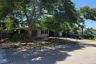 298 NE 46th St, Deerfield Beach, FL 33064 - Photo 3