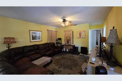 298 NE 46th St, Deerfield Beach, FL 33064 - Photo 13