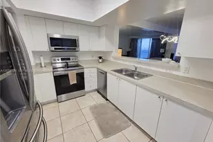 17375 Collins Ave, Sunny Isles Beach, FL 33160 - Photo 3