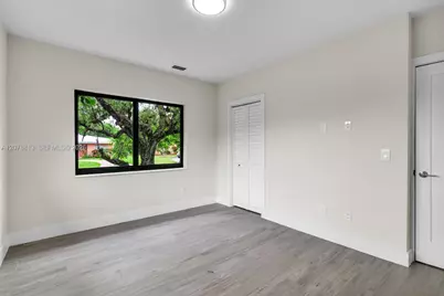435 NE 114th St, Miami, FL 33161 - Photo 23