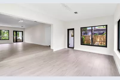 435 NE 114th St, Miami, FL 33161 - Photo 31