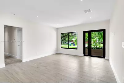 435 NE 114th St, Miami, FL 33161 - Photo 37
