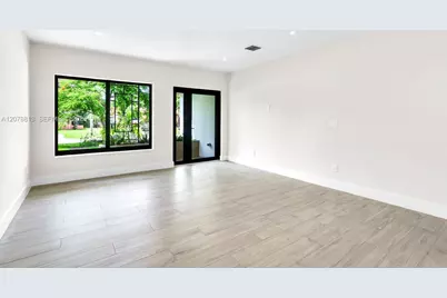 435 NE 114th St, Miami, FL 33161 - Photo 41