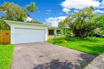 435 NE 114th St, Miami, FL 33161 - Photo 39