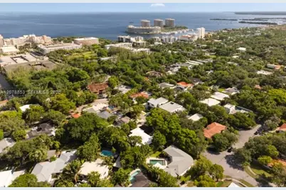 205 S Shore Dr S, Miami, FL 33133 - Photo 27