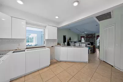 5300 Cypress Grove Circle, Other City - In The State Of Florida, FL 33982 - Photo 9