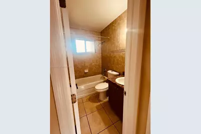 2272 NW 66th St, Miami, FL 33147 - Photo 21