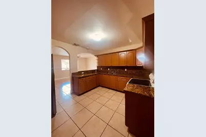 2272 NW 66th St, Miami, FL 33147 - Photo 17