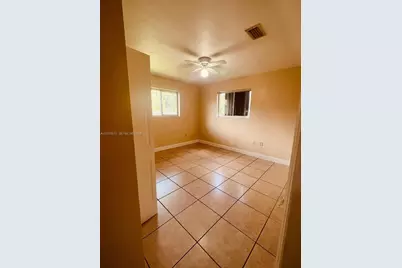 2272 NW 66th St, Miami, FL 33147 - Photo 25