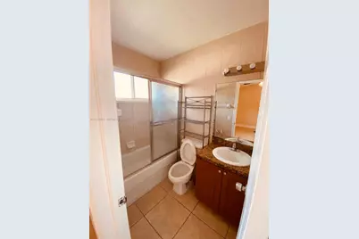 2272 NW 66th St, Miami, FL 33147 - Photo 7