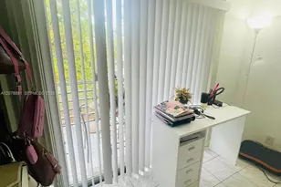 301 Cambridge Rd, Hollywood, FL 33024 - Photo 9