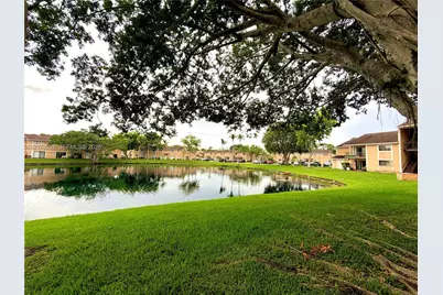351 Palm Way #104, Pembroke Pines, FL 33025 - Photo 13