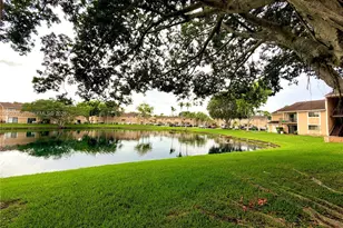 351 Palm Way, Pembroke Pines, FL 33025 - Photo 13