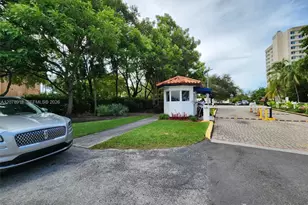 2780 NE 183rd St, Aventura, FL 33160 - Photo 13
