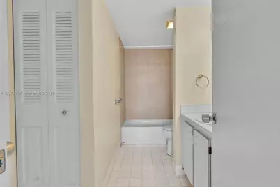 10765 Cleary Blvd #104, Plantation, FL 33324 - Photo 21