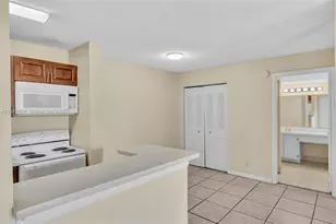 10765 Cleary Blvd, Plantation, FL 33324 - Photo 9