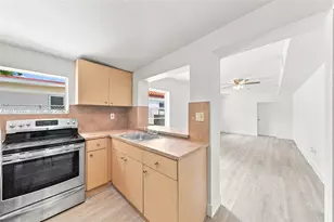 402 NW 44th Ave, Miami, FL 33126 - Photo 5