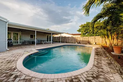 11660 NW 38th Pl, Sunrise, FL 33323 - Photo 25