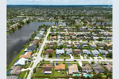 11660 NW 38th Pl, Sunrise, FL 33323 - Photo 33