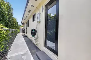 2216 SW 62nd Ave, Miami, FL 33155 - Photo 9